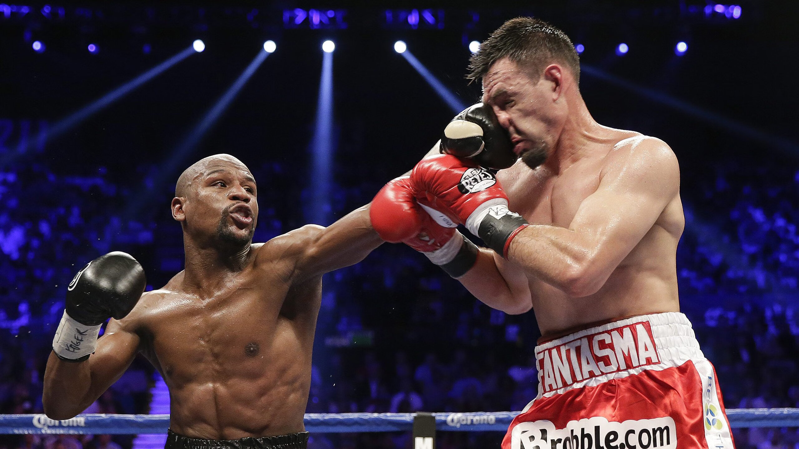 萨卡在对阵曼联的比赛中上演帽子戏法，球员萨卡