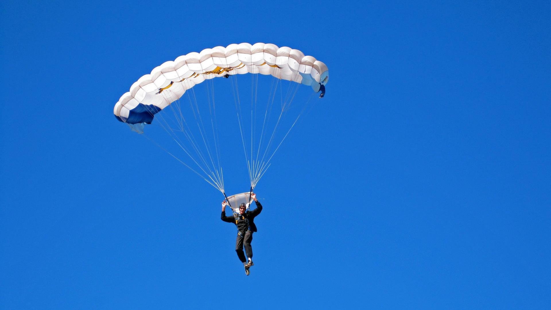 九游sports-马克·阿特金森：以个人突破能力为南非队打破比赛僵局，麦克利兰阿特金森